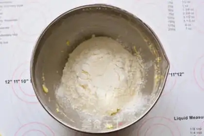 Make Christmas frosting cookies step 3