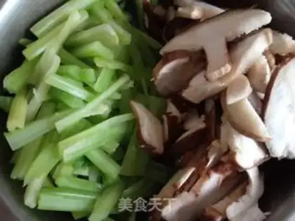 Make The lamb mushrooms and the chili step 1