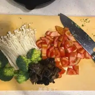 Make Tomato gravy step 1