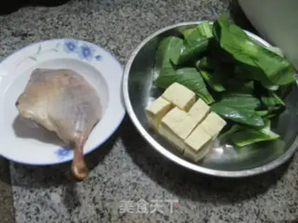 Make ♪ ♪ The chrysanthemum tofu soup ♪ step 0