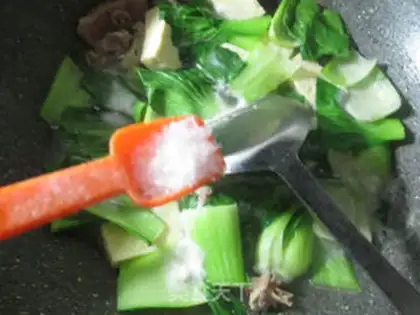 Make ♪ ♪ The chrysanthemum tofu soup ♪ step 5