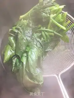 Make Scrambled spinach step 1