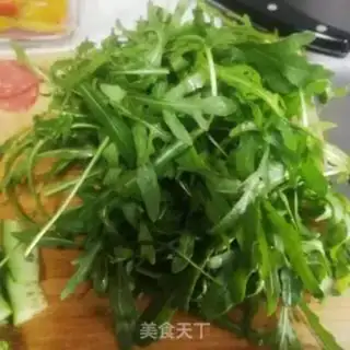 Make Sesame leaf sausage salad step 0