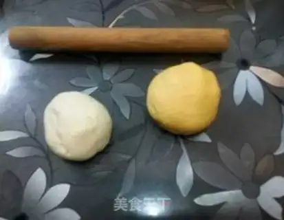 Make Double-coloured buns step 9