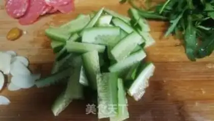 Make Sesame leaf sausage salad step 2