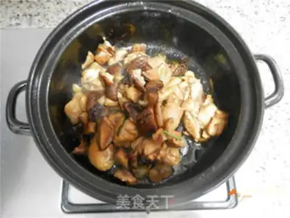 Make Spicy chicken in the casserole step 8