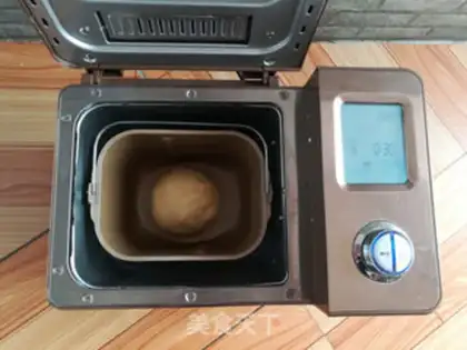 Make Christmas bread step 2