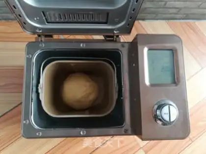 Make Christmas bread step 3