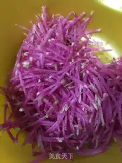 Make Pork and radish step 1
