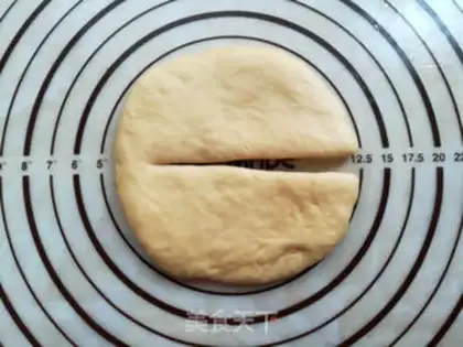 Make Christmas bread step 5