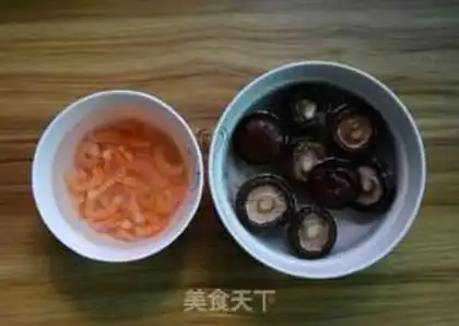 Make ♪ White radish mushrooms rolling shrimp rice ♪ step 1