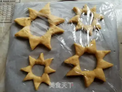 Make Christmas bread step 9