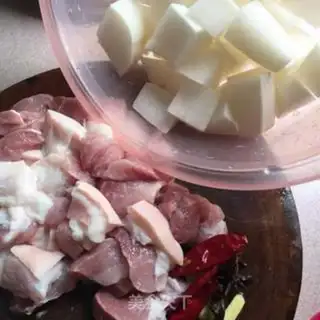 Make Roach stew step 1