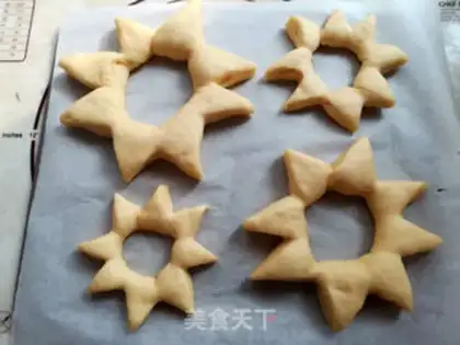 Make Christmas bread step 11