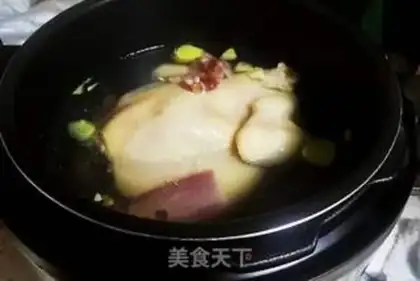 Make The chicken soup step 4