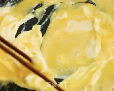Make Egg fried rice step 4