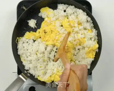 Make Egg fried rice step 5