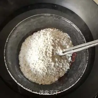 Make oatmeal chocolate energy ball step 5