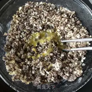 Make oatmeal chocolate energy ball step 6