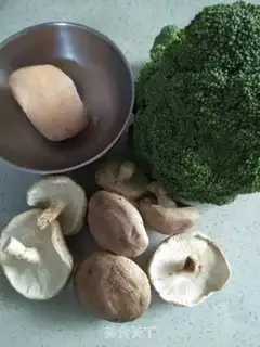 Make Scrambled mushrooms step 0