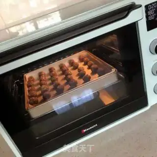 Make oatmeal chocolate energy ball step 9