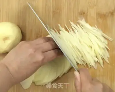 Make Spicy potatoes step 1