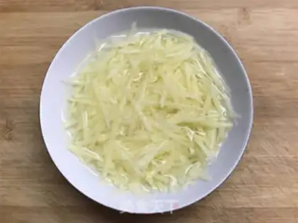 Make Cream pepper carrots with potatoes step 1