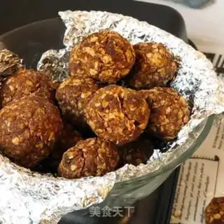 Make oatmeal chocolate energy ball step 11