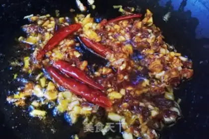 Make Spicy bean-skin gold mushroom rolls step 5