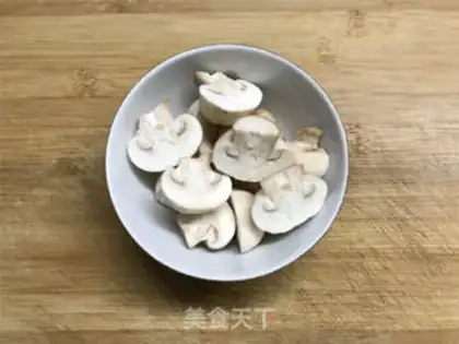 Make Mushrooms, veggie soup step 2