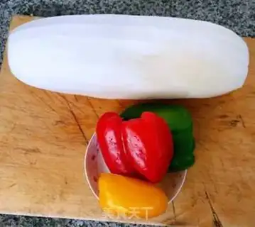 Make The white radish with pepper step 0