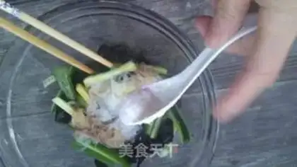 Make A cucumber-muck fan step 6