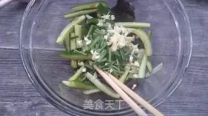 Make A cucumber-muck fan step 7