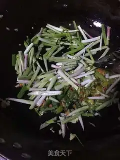 Make Garlic fried eggs step 4