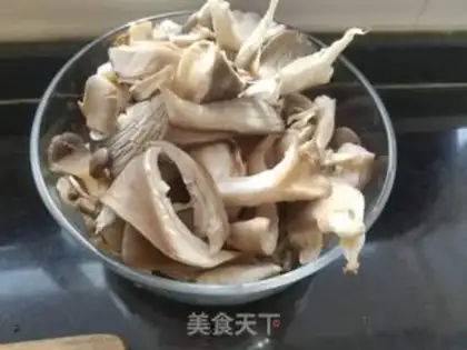 Make The ruffled celery step 1