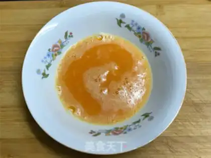 Make Tomato fried eggs step 2