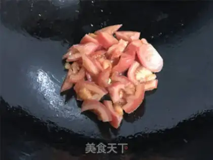 Make Tomato fried eggs step 5