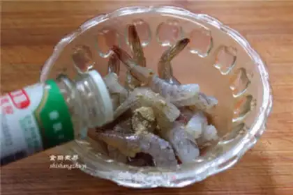 Make Pixie-tail shrimp ball step 2