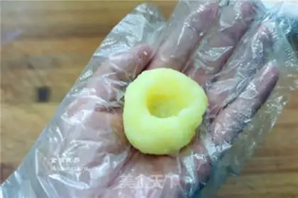 Make Pixie-tail shrimp ball step 5