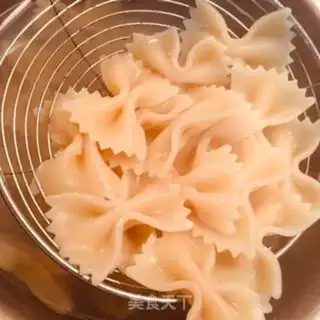 Make White cream, seafood step 2
