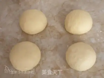 Make Seat cheese pine rolls step 4