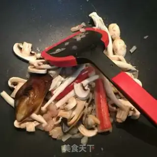 Make White cream, seafood step 4