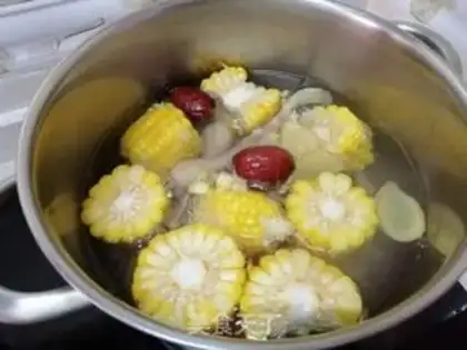 Make The chicken feet of radish step 1