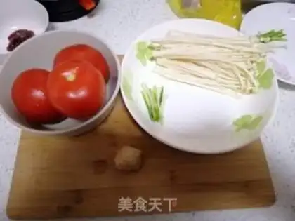 Make Tomato gin and mushroom beef step 0