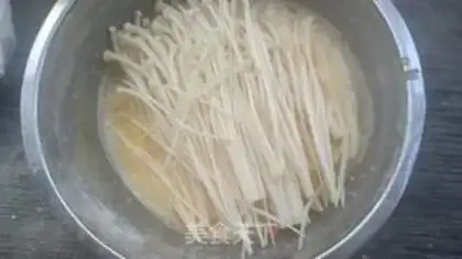 Make Dried golden needle mushrooms step 3