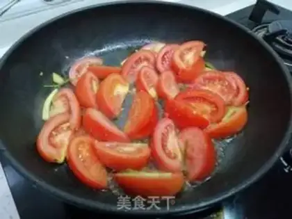 Make Tomato gin and mushroom beef step 4