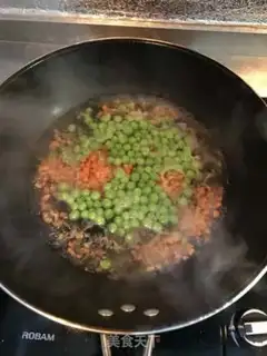 Make Gold egg fried rice step 4