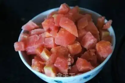 Make Tomato fried flowers step 3