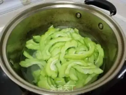 Make Scrambled beef step 1