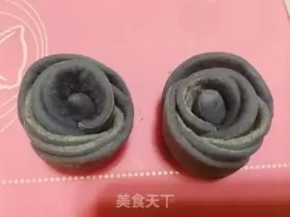 Make Blue rose buns step 11
